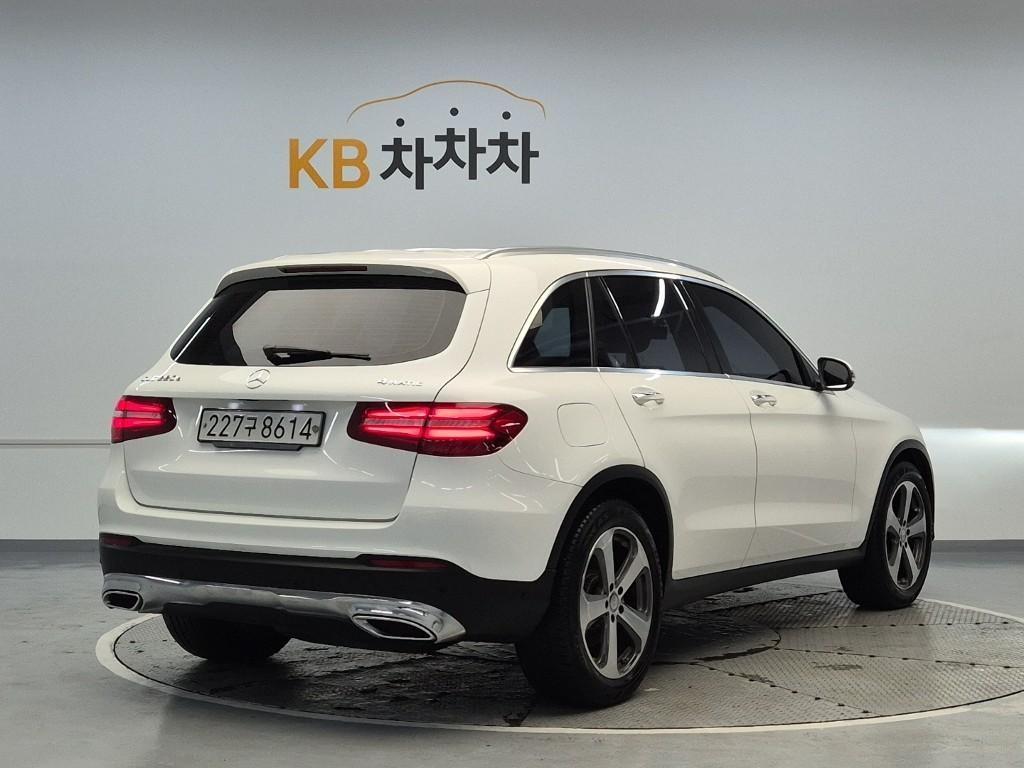 Mercedes Benz GLC Class - Vista 3