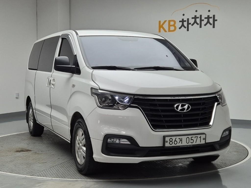 HYUNDAI Starex - Vista 4