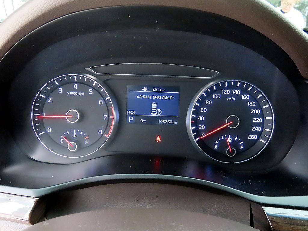 KIA K7 - Vista 9