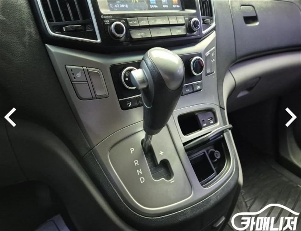 HYUNDAI Starex - Vista 8