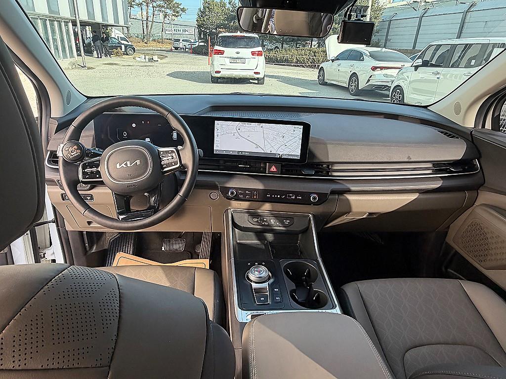 KIA Carnival - Vista 5