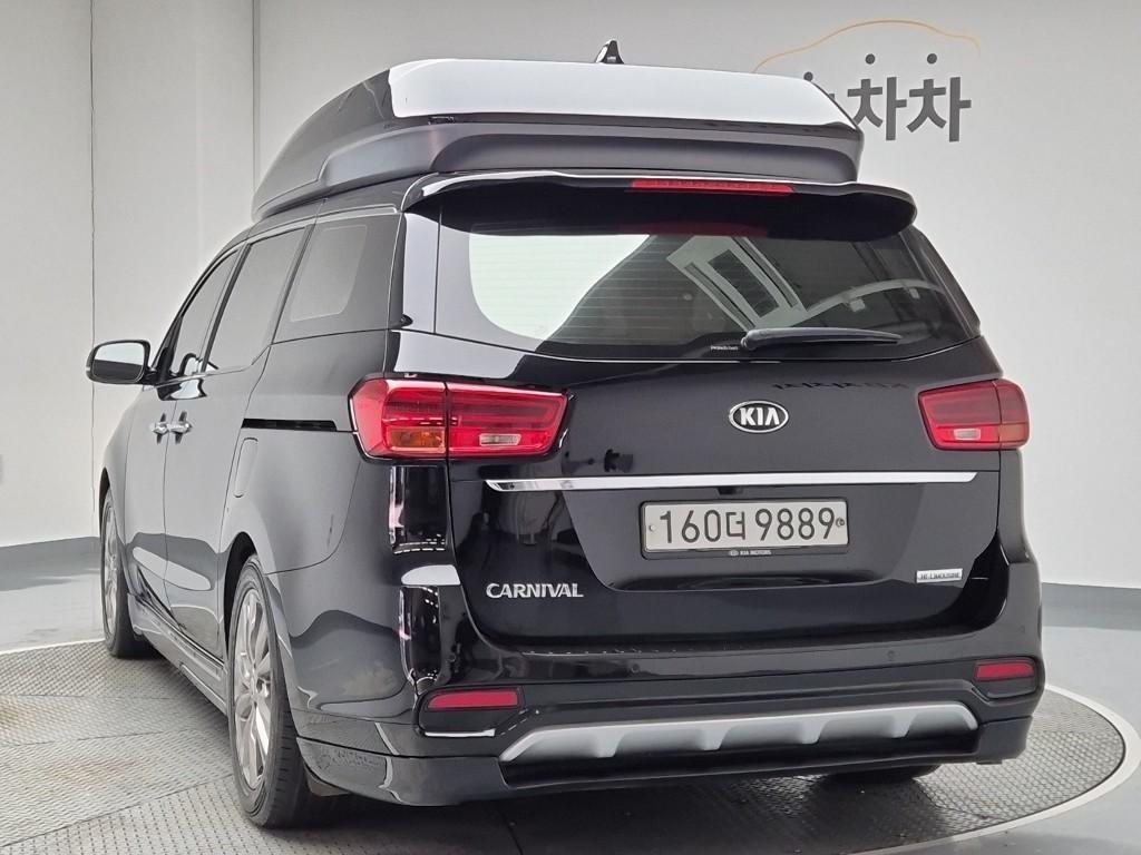 KIA Carnival - Vista 2