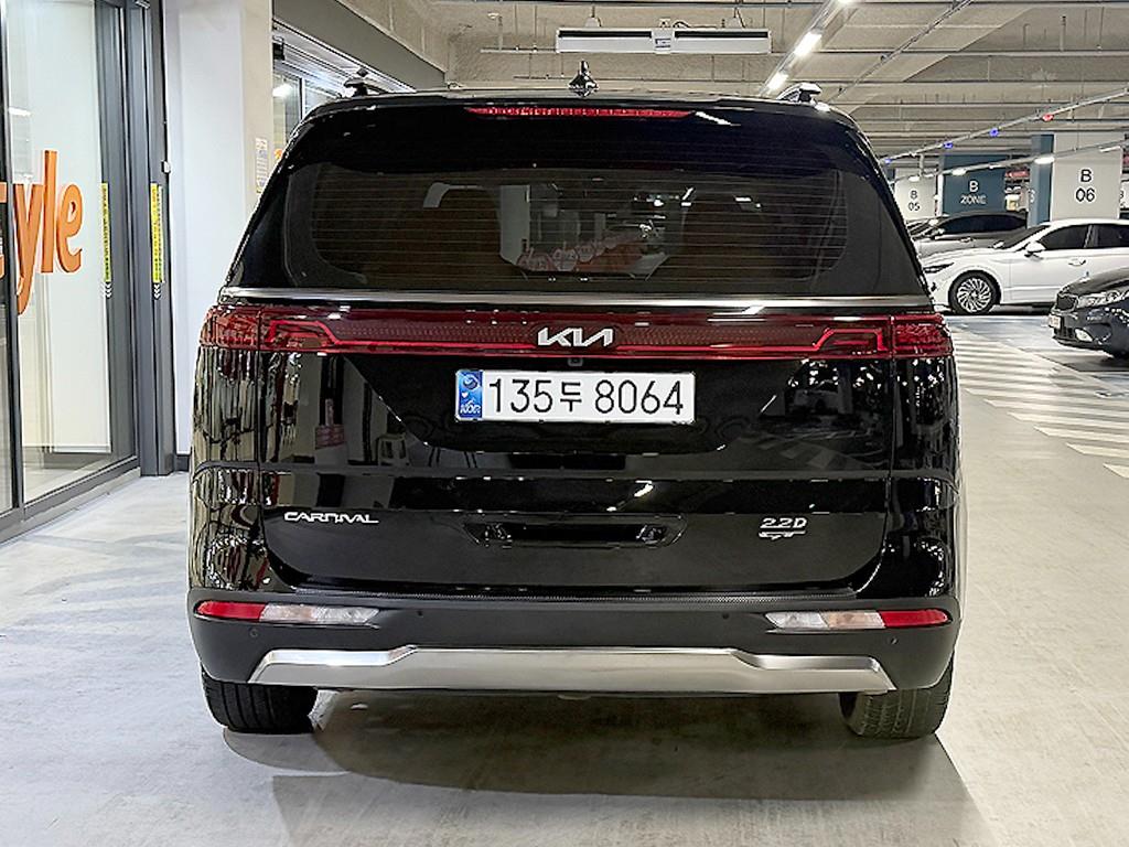 KIA Carnival - Vista 5