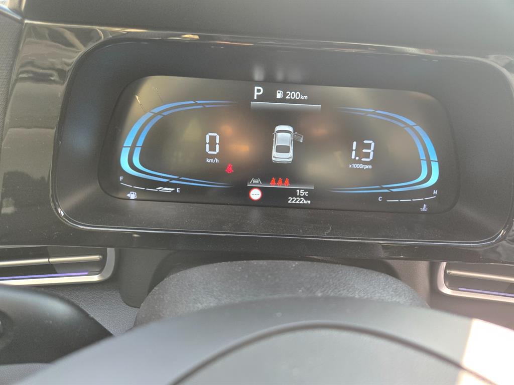 HYUNDAI Avante - Vista 6