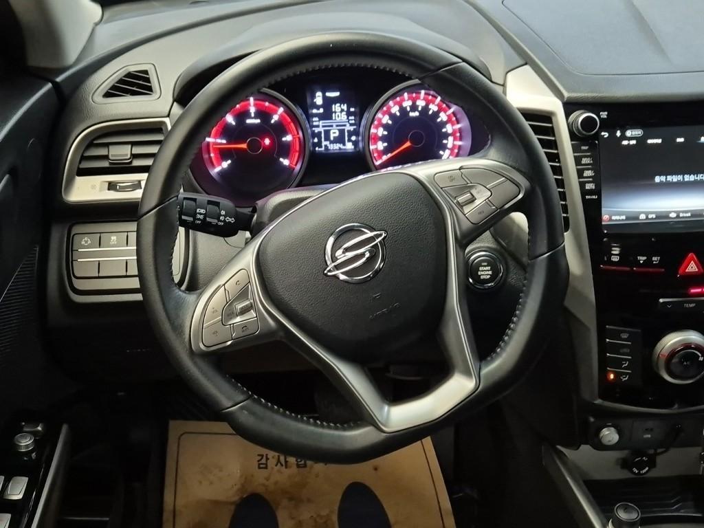 Ssangyong Tivoli - Vista 9