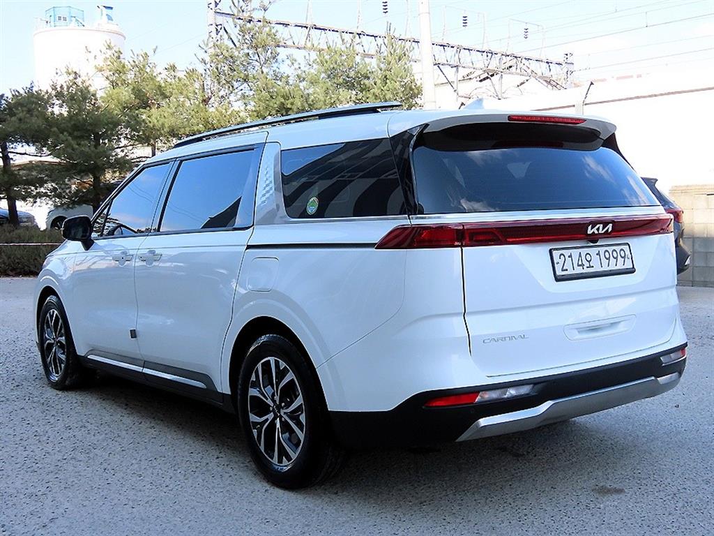 KIA Carnival - Vista 3