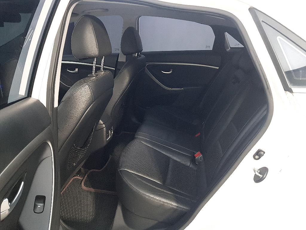 HYUNDAI i30 - Vista 9