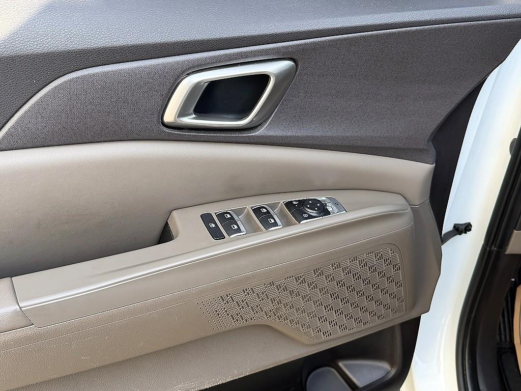 KIA Carnival - Vista 11