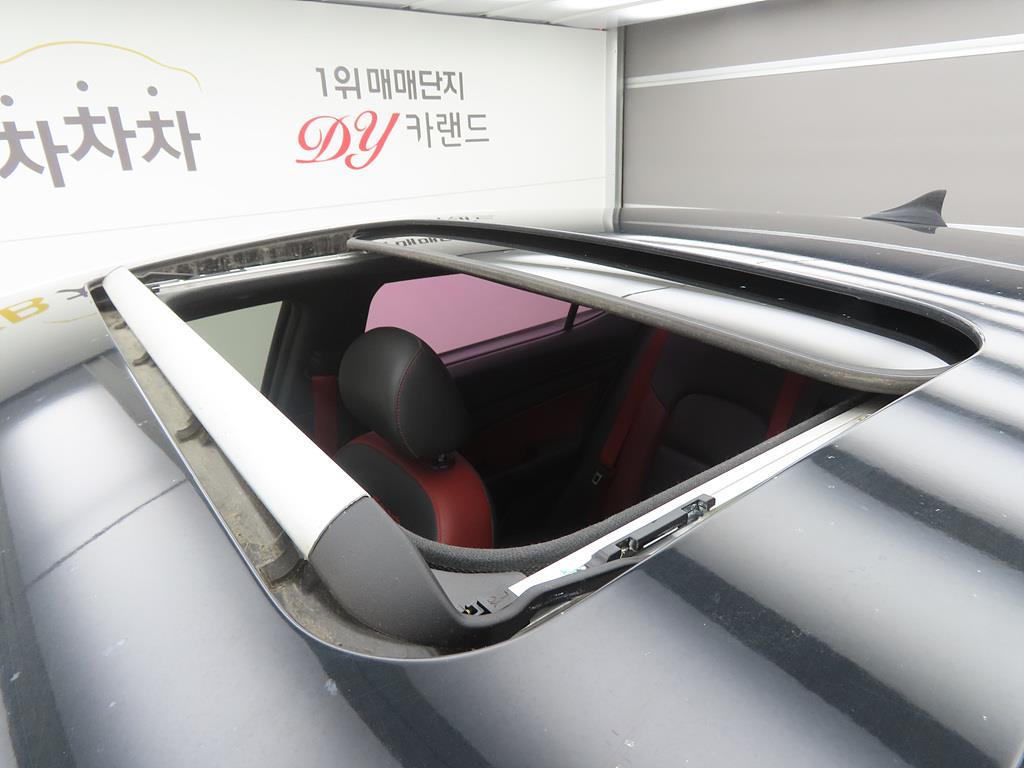 HYUNDAI Avante 2018 Negro - Importación desde Corea - HF Imports Iquique - Foto 15