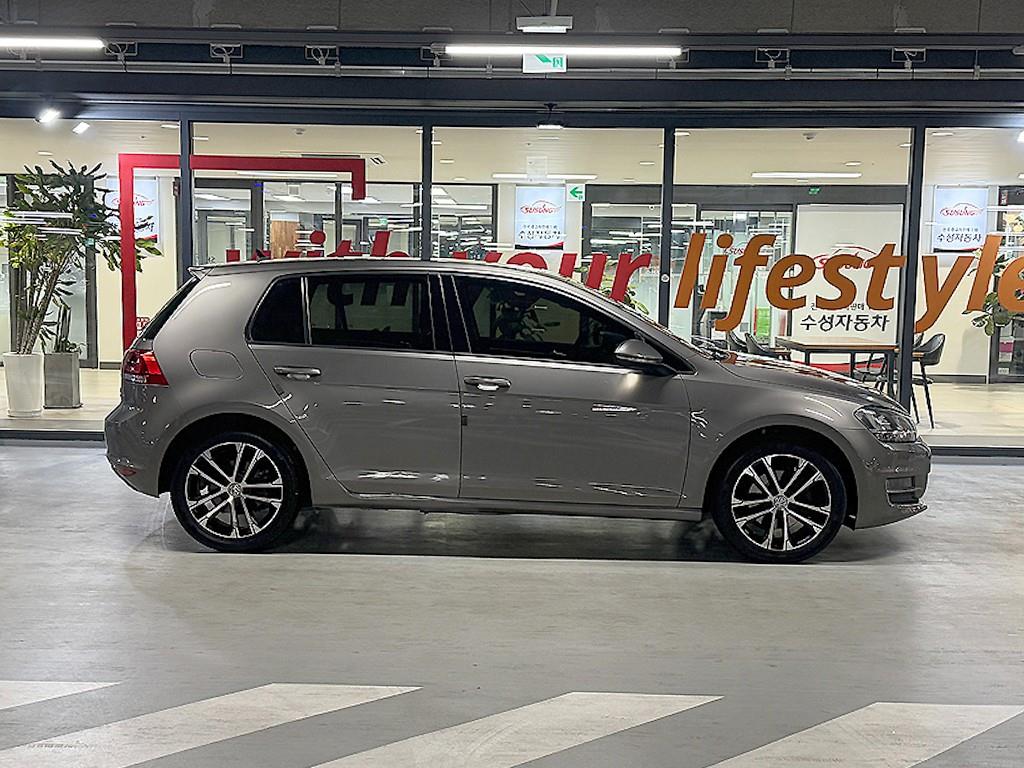 Volkswagen Golf - Vista 3