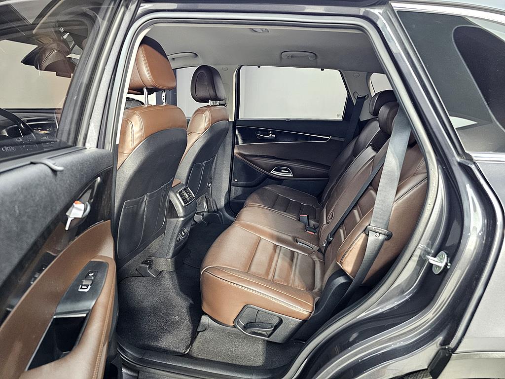 KIA Sorento - Vista 9