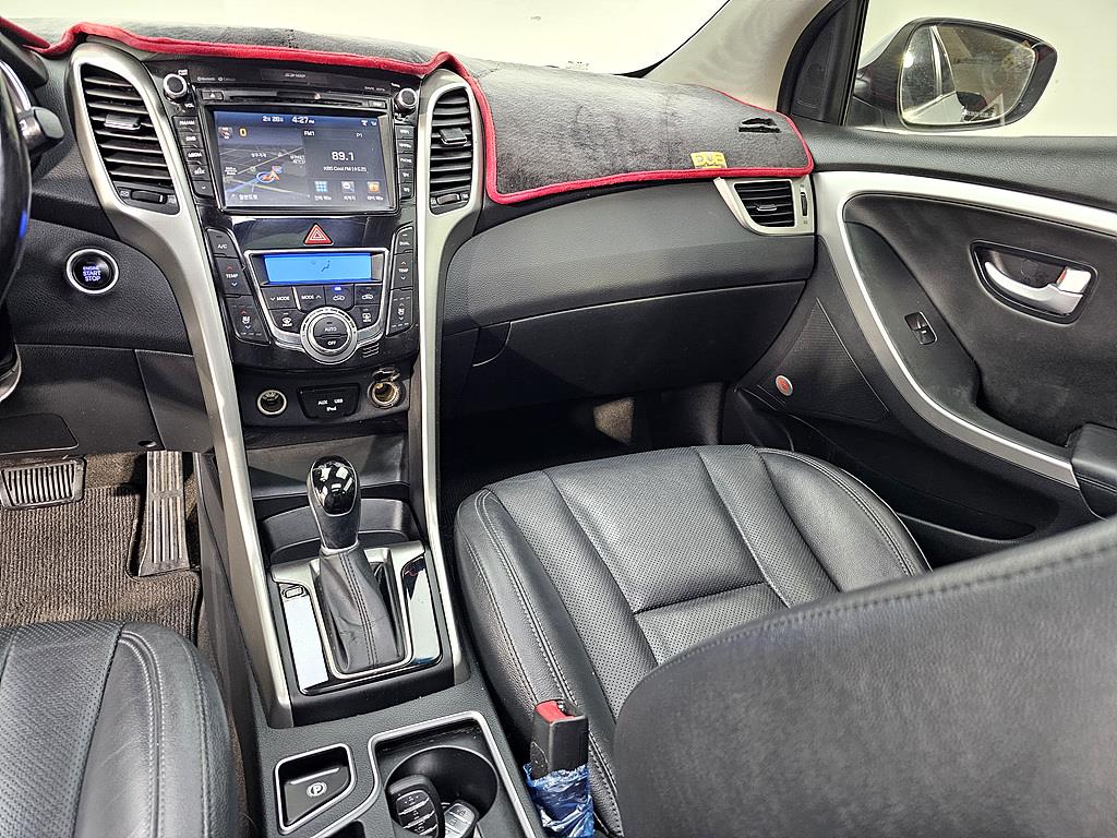 HYUNDAI i30 - Vista 10