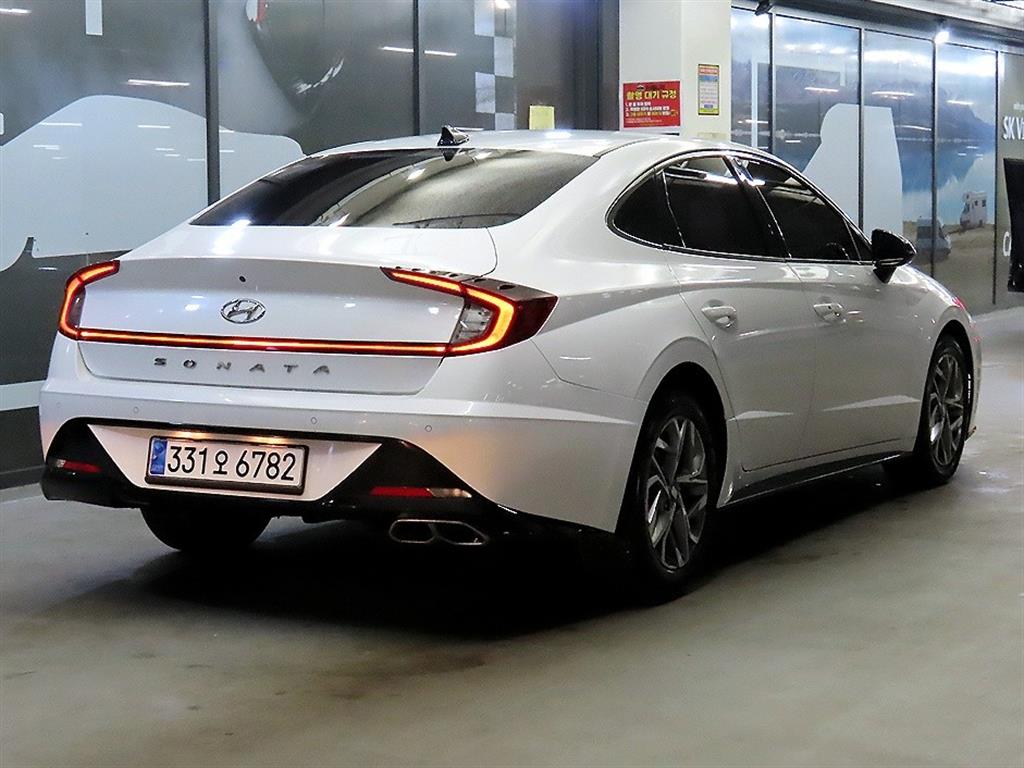 HYUNDAI Sonata - Vista 4