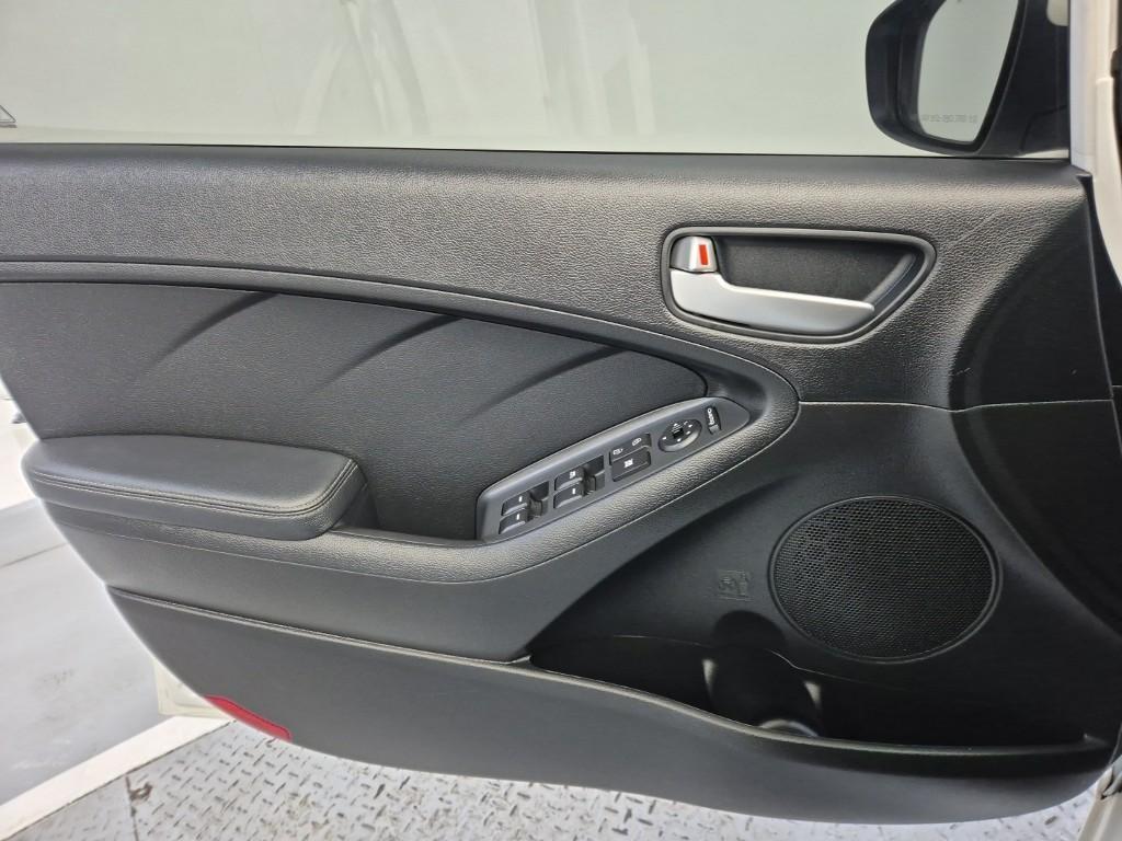 KIA K3 2013 Blanco - Importación desde Corea - HF Imports Iquique - Foto 17