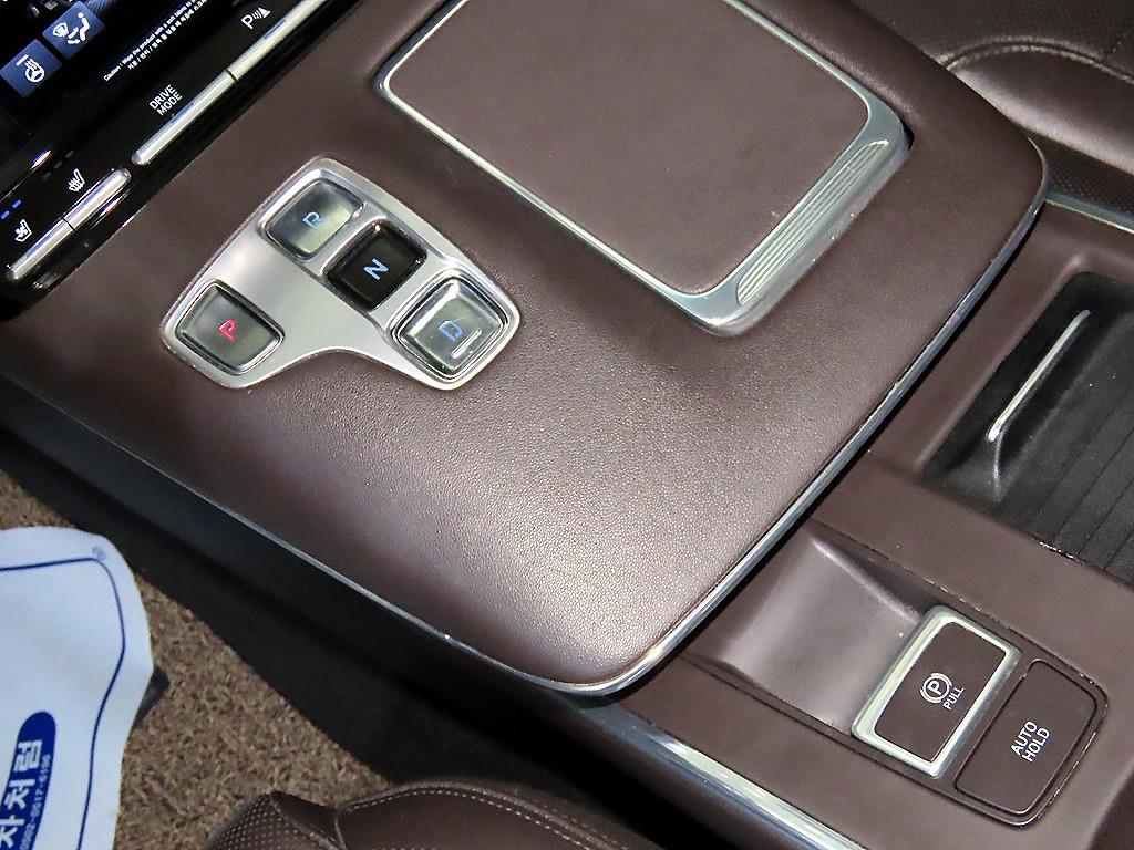 HYUNDAI Grandeur - Vista 12