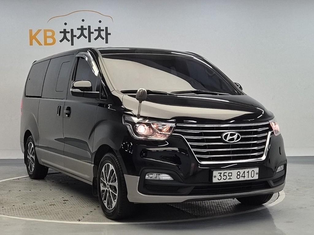 HYUNDAI Starex - Vista 4