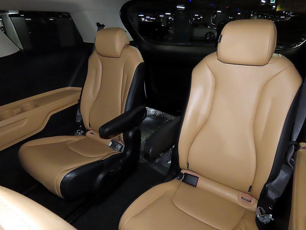 KIA Carnival - Vista 8