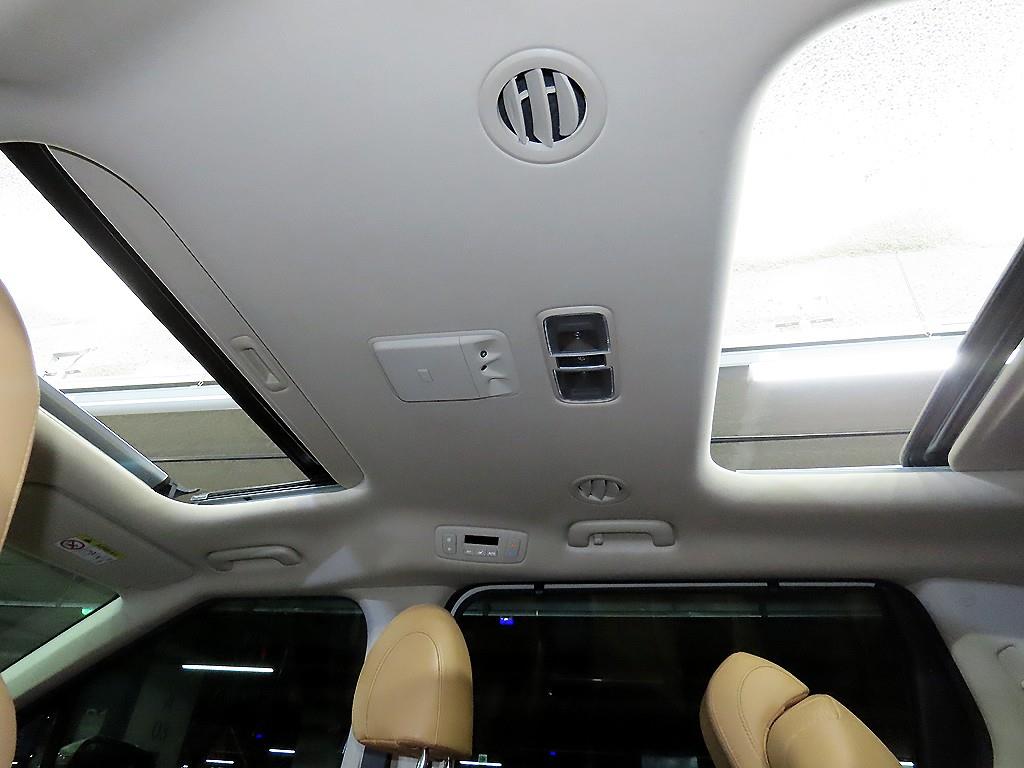 KIA Carnival - Vista 7