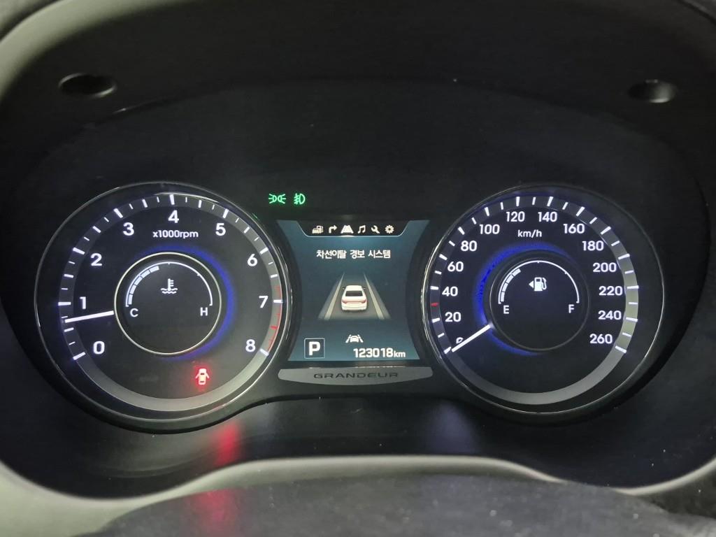 HYUNDAI Grandeur - Vista 7