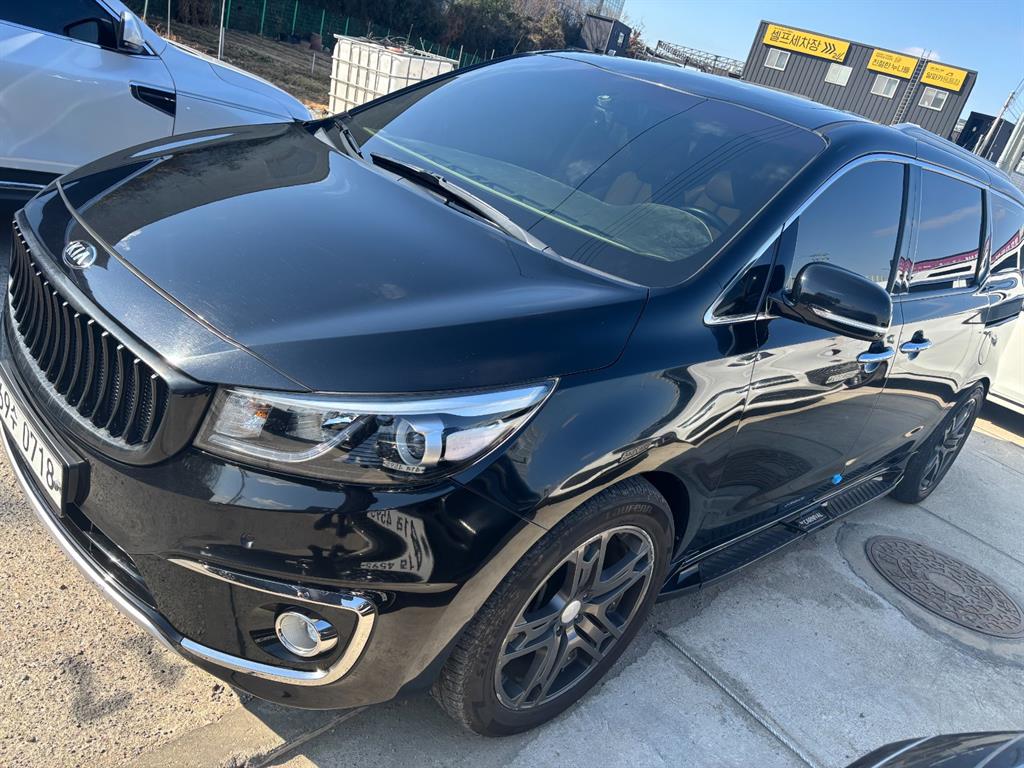 KIA Carnival - Vista 3