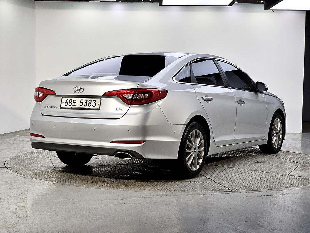 HYUNDAI Sonata - Vista 4