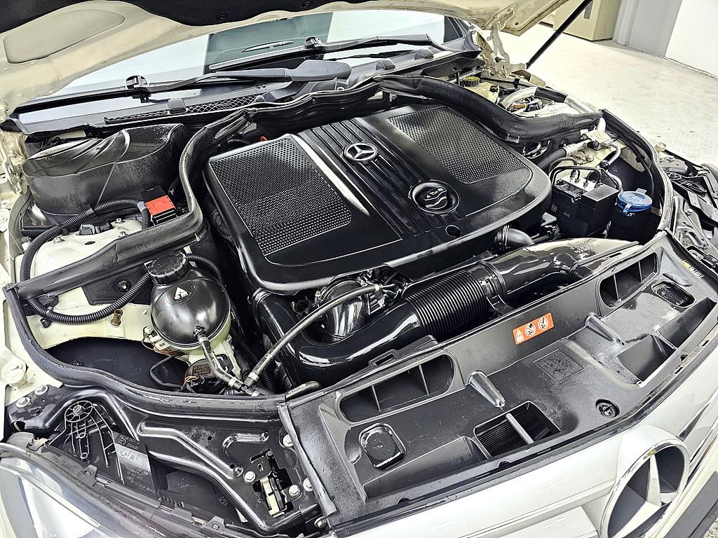 Mercedes Benz C Class - Vista 6