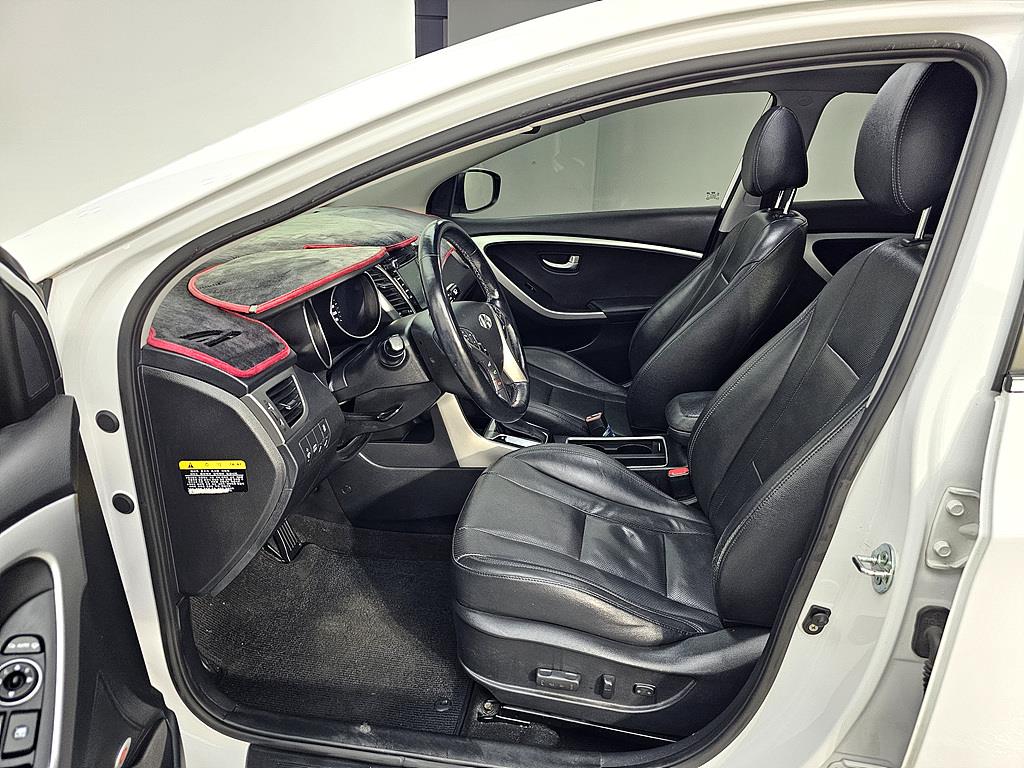 HYUNDAI i30 - Vista 8