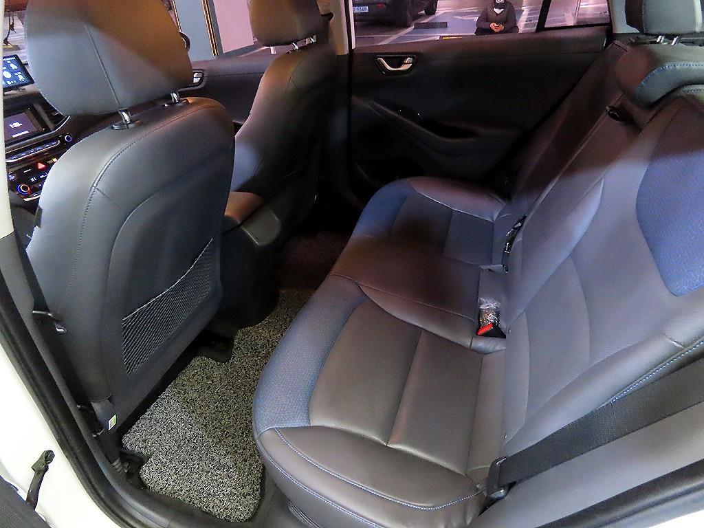 HYUNDAI Ioniq - Vista 7