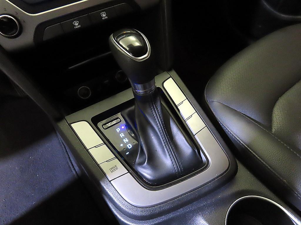 HYUNDAI Avante - Vista 12