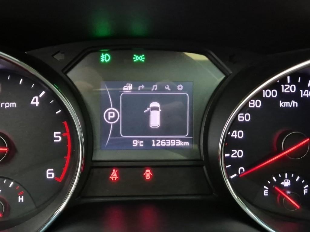 KIA Carnival - Vista 6