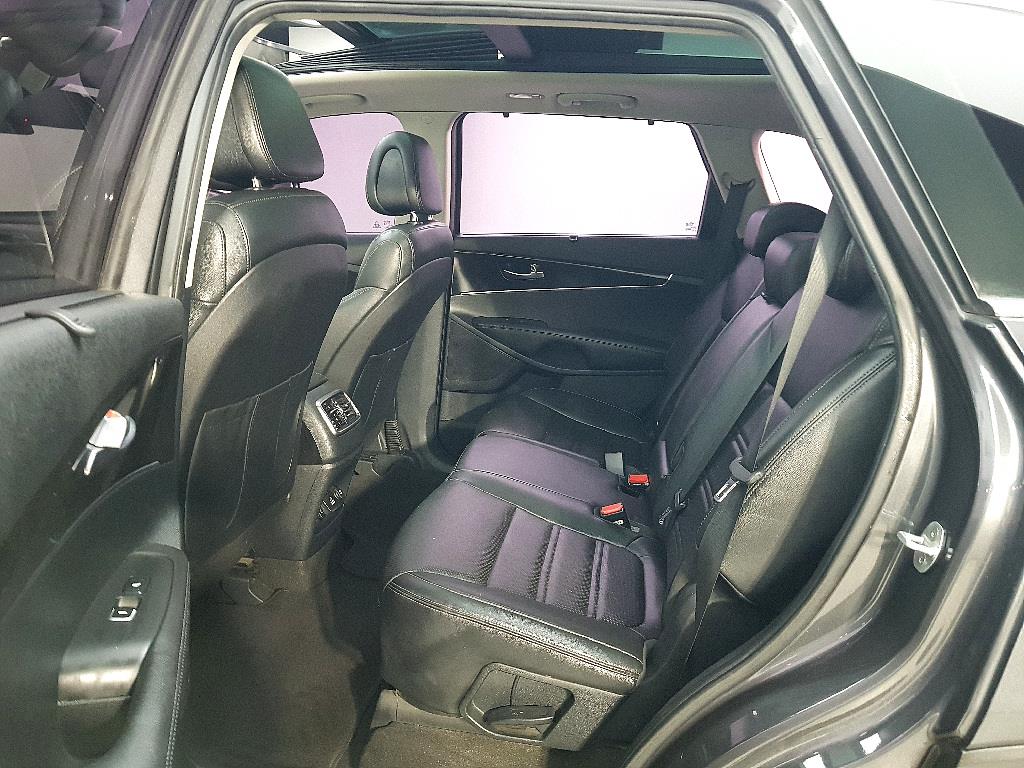 KIA Sorento - Vista 9