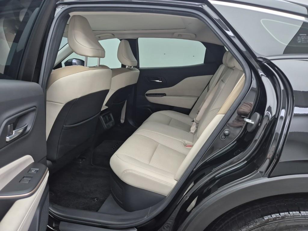 Toyota Crown - Vista 12