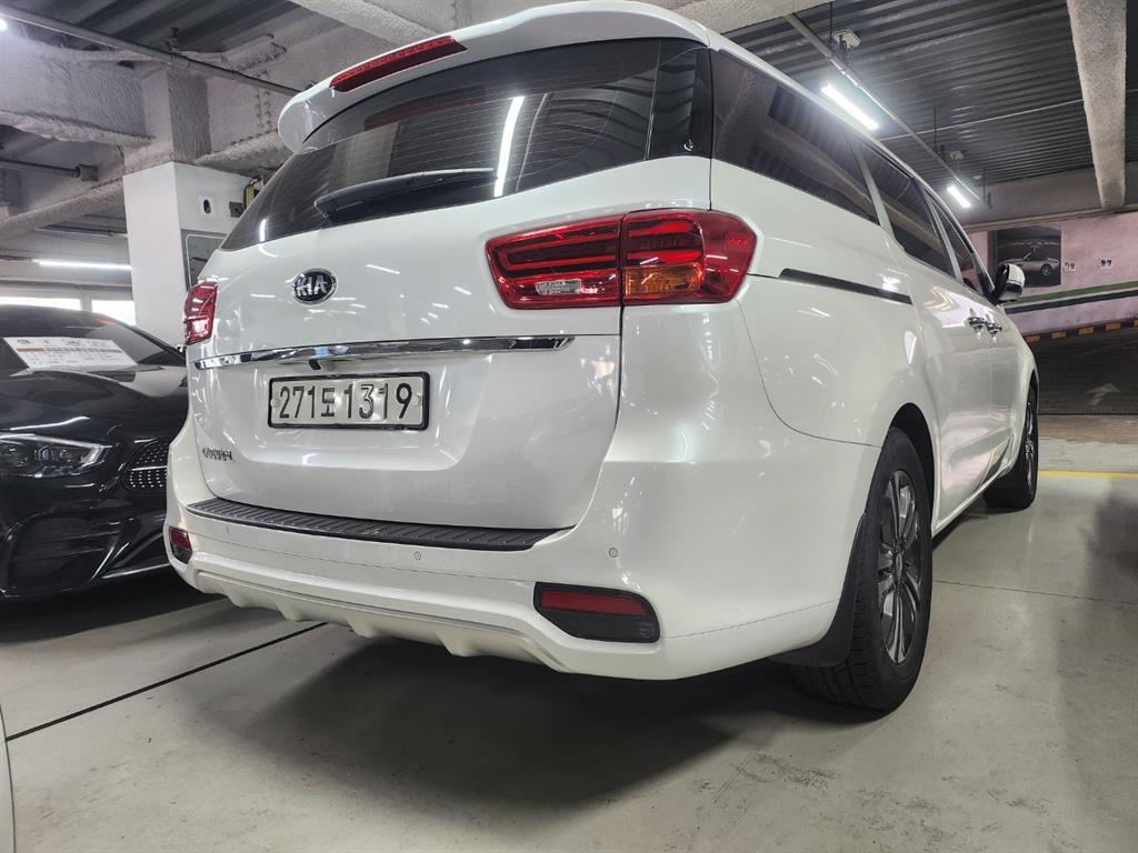 KIA Carnival - Vista 3