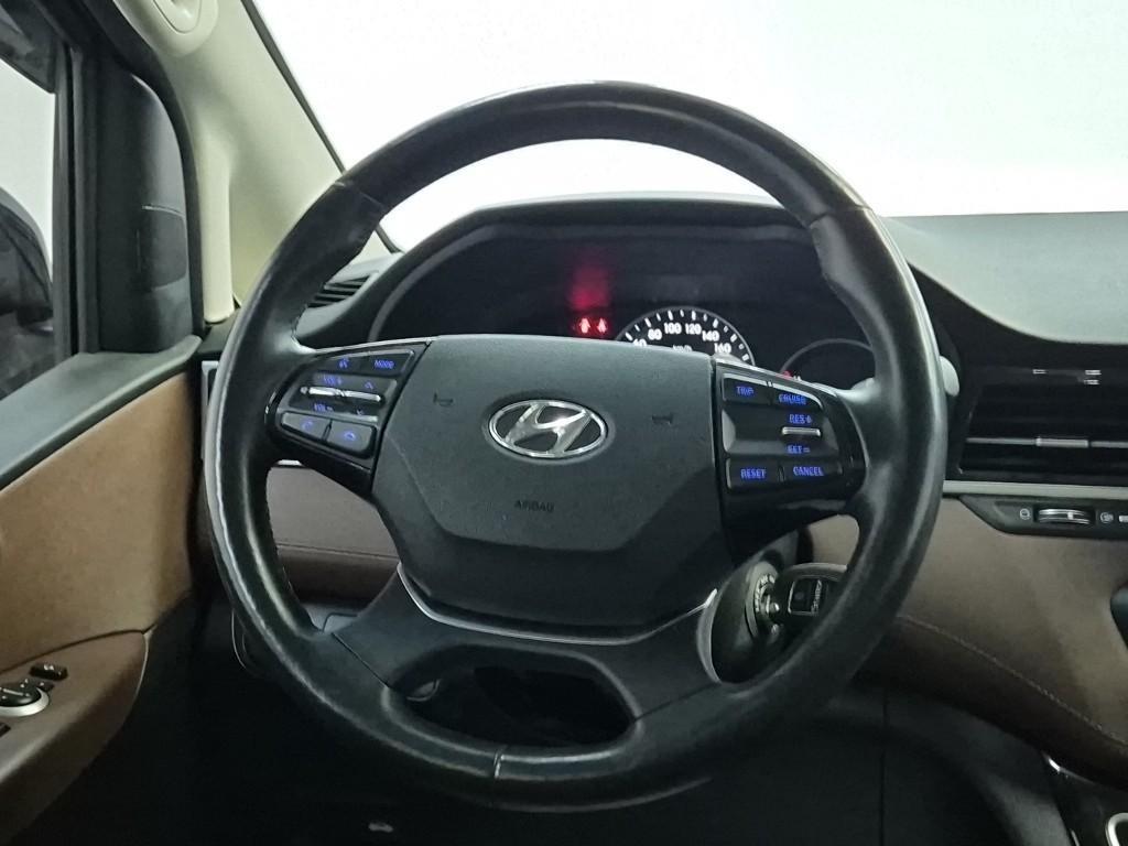 HYUNDAI Starex - Vista 9