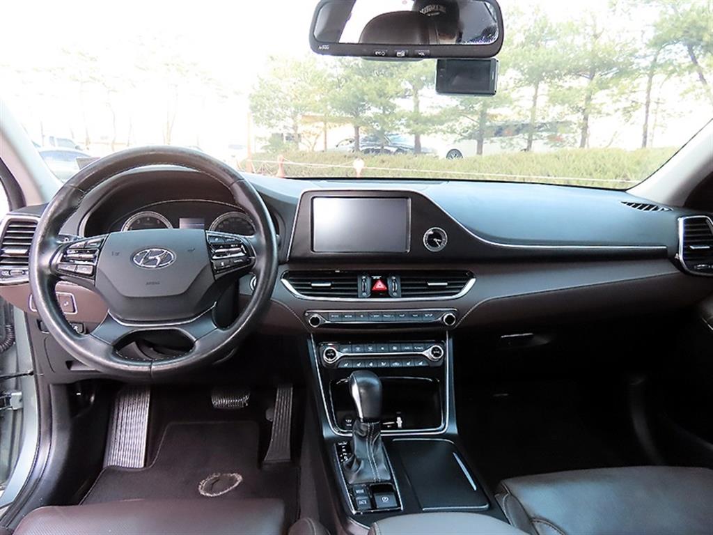 HYUNDAI Grandeur - Vista 7