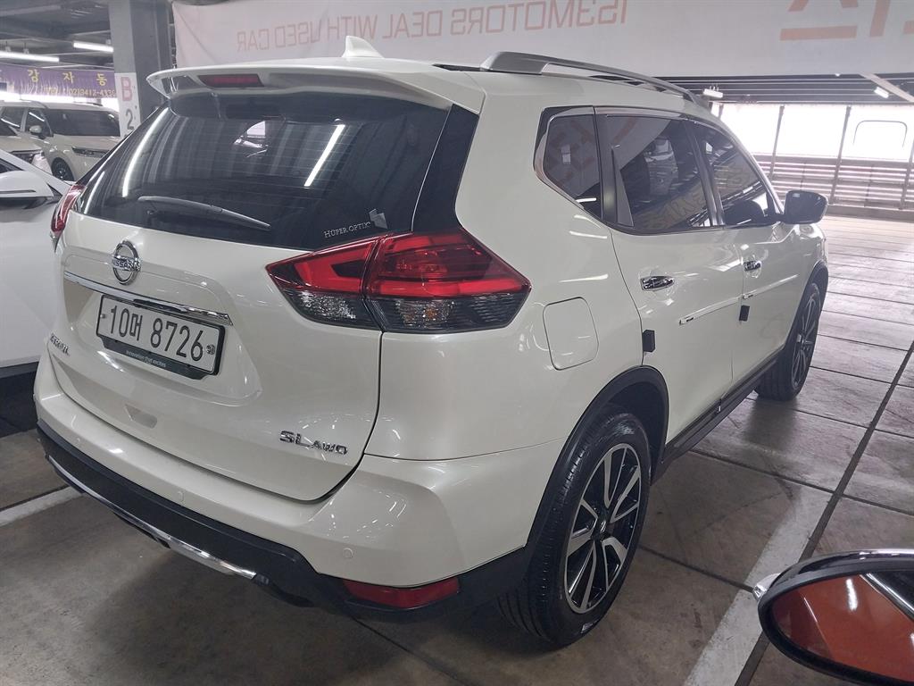 Nissan Extrail - Vista 4