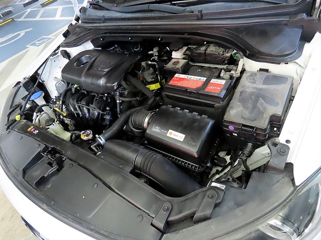 HYUNDAI Avante 2018 Blanco - Importación desde Corea - HF Imports Iquique - Foto 18