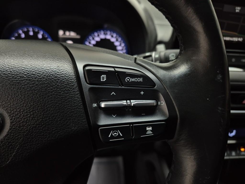 HYUNDAI Kona - Vista 7