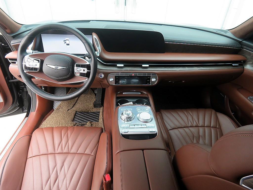 Genesis G90 - Vista 8