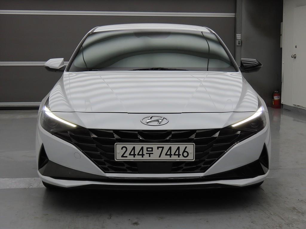 HYUNDAI Avante - Vista 2