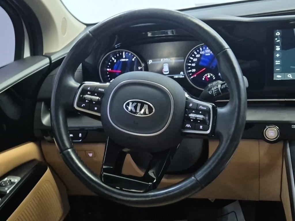 KIA Carnival - Vista 9