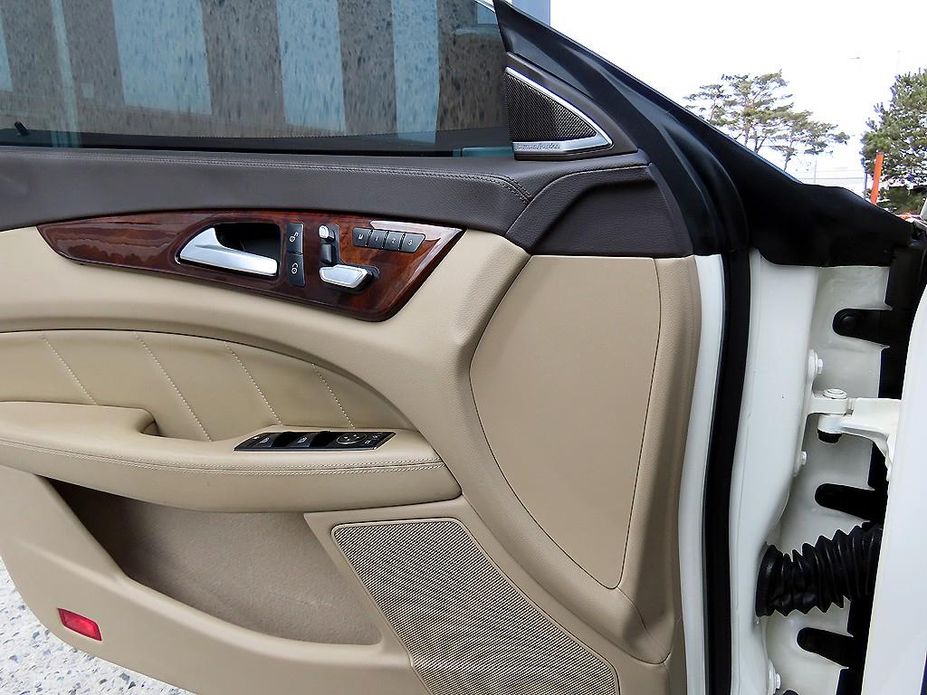 Mercedes Benz CLS Class - Vista 11