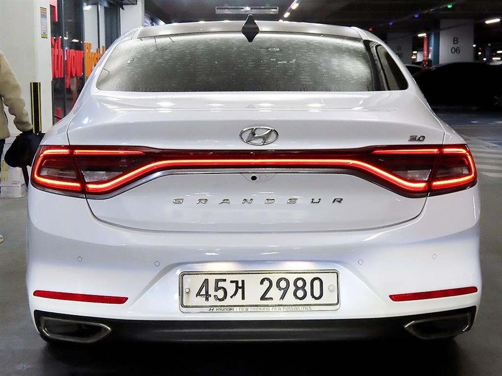 HYUNDAI Grandeur - Vista 5