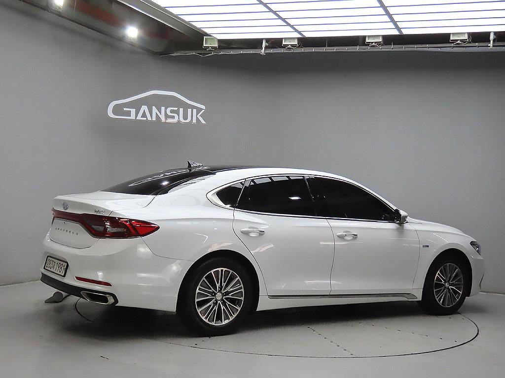 HYUNDAI Grandeur - Vista 7