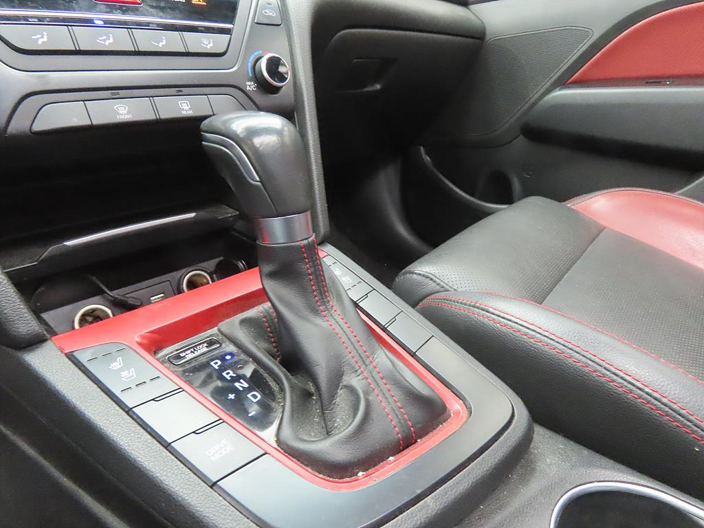 HYUNDAI Avante - Vista 11