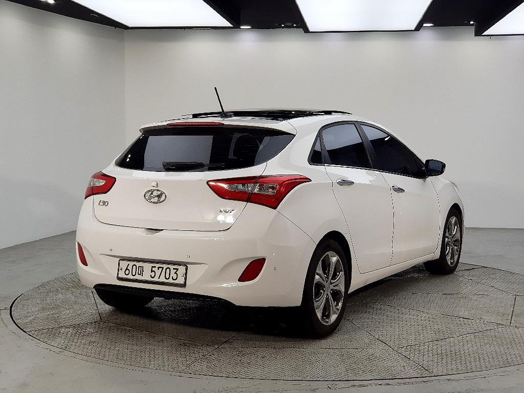 HYUNDAI i30 - Vista 4