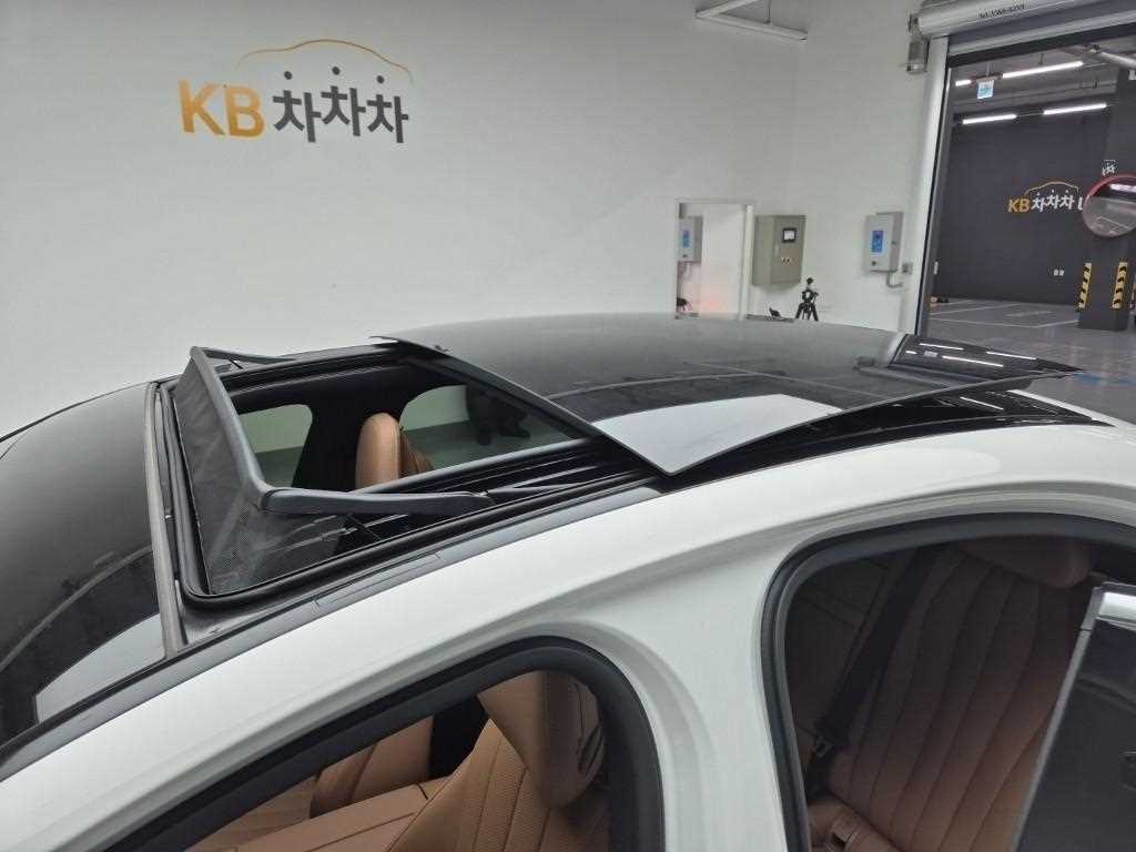 Mercedes Benz E class - Vista 11