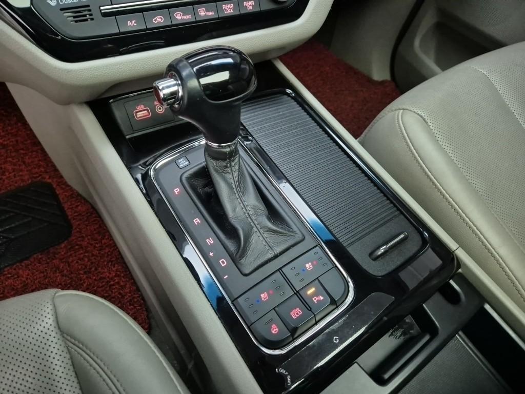 KIA Carnival 2016 Plateado - Importación desde Corea - HF Imports Iquique - Foto 14