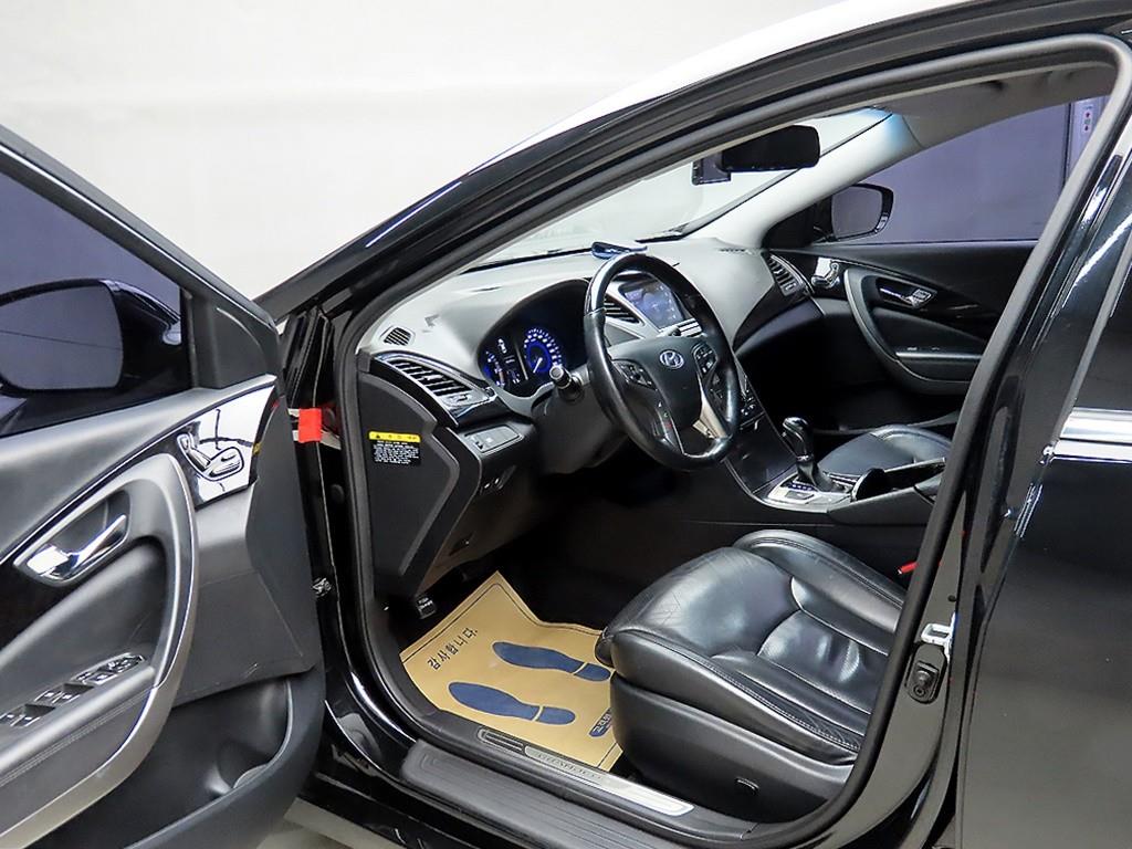 HYUNDAI Grandeur - Vista 5