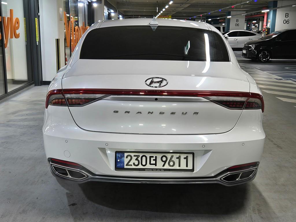 HYUNDAI Grandeur - Vista 5